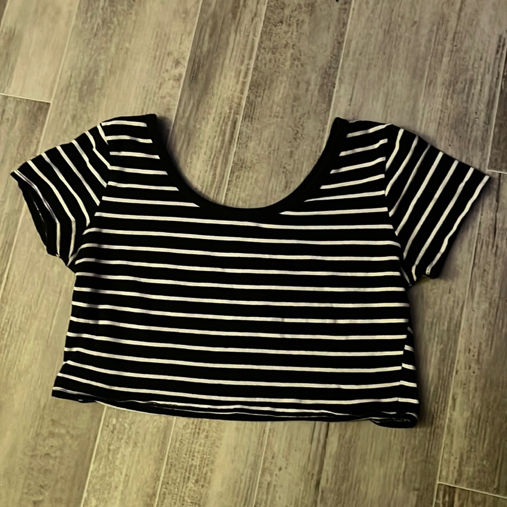 Basic striped crop top 😊